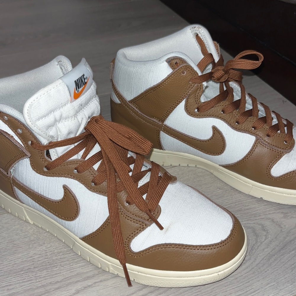 Mens 9.5 Brown Nike Dunk High - Certified Fresh